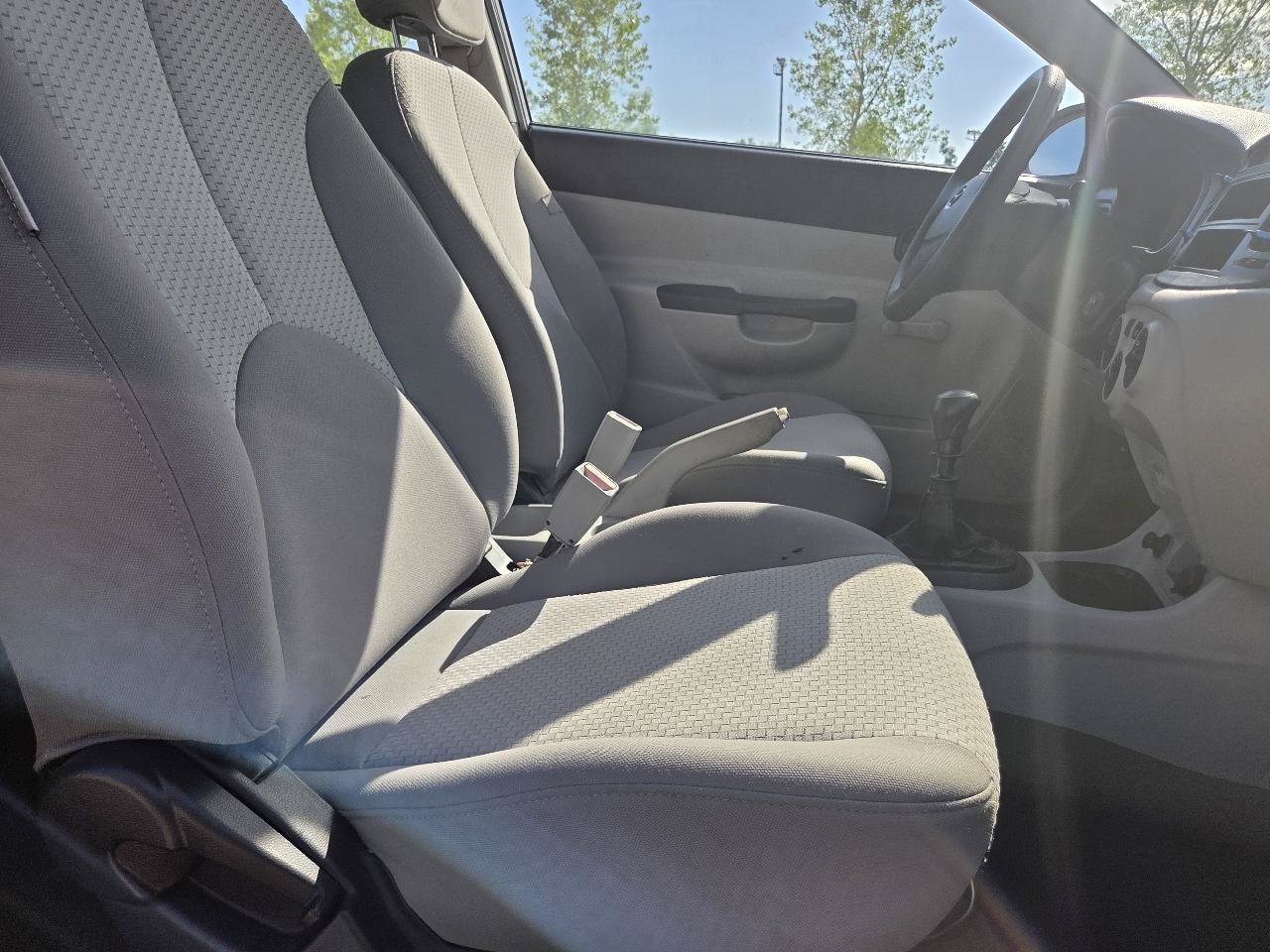 Used 2009 Hyundai Accent GS FWD image 9