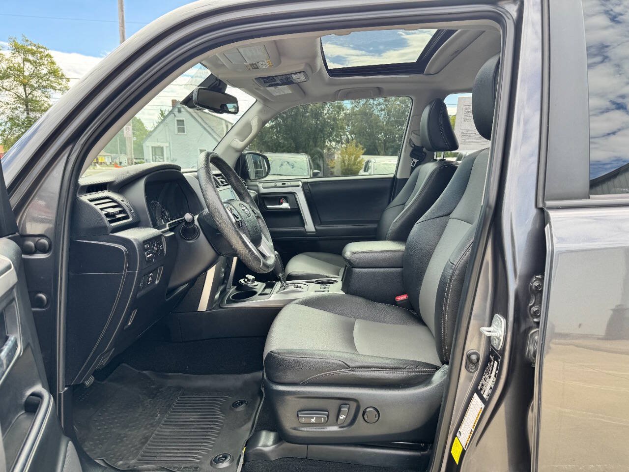 Used 2021 Toyota 4Runner SR5 Premium w/ Moonroof Package AWD/4WD image 23