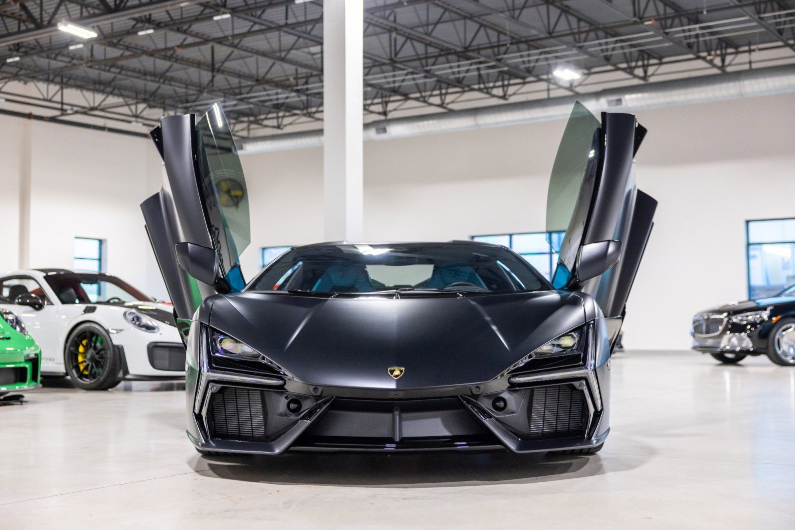 Used 2025 Lamborghini Revuelto image 2