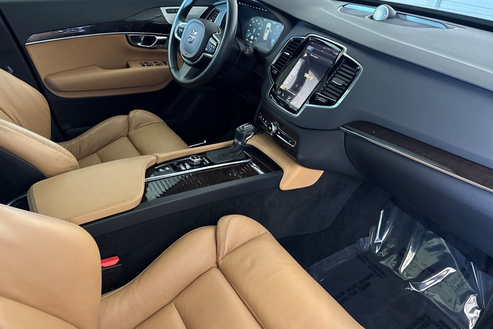 Used 2017 Volvo XC90 T6 Momentum w/ Vision Package AWD/4WD image 19