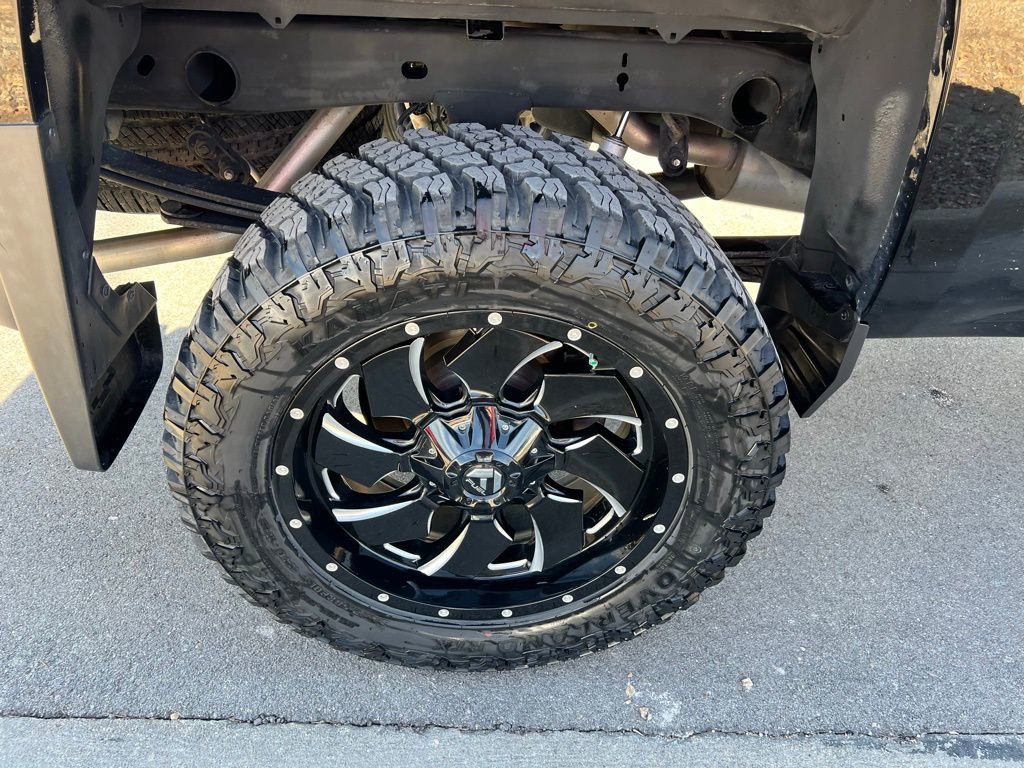 Used 2018 Chevrolet Silverado 1500 LT w/ LT Convenience Package image 9
