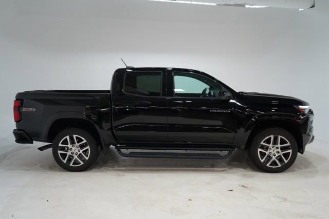 Used 2023 Chevrolet Colorado Z71 w/ Z71 Convenience Package 2 image 9
