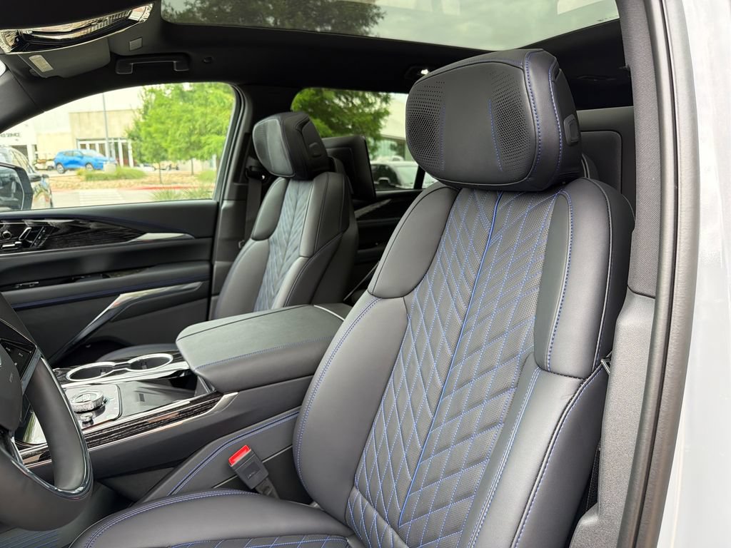 New 2026 Cadillac Escalade IQL Sport 1 w/ LPO, Floor Liner Package AWD/4WD image 22