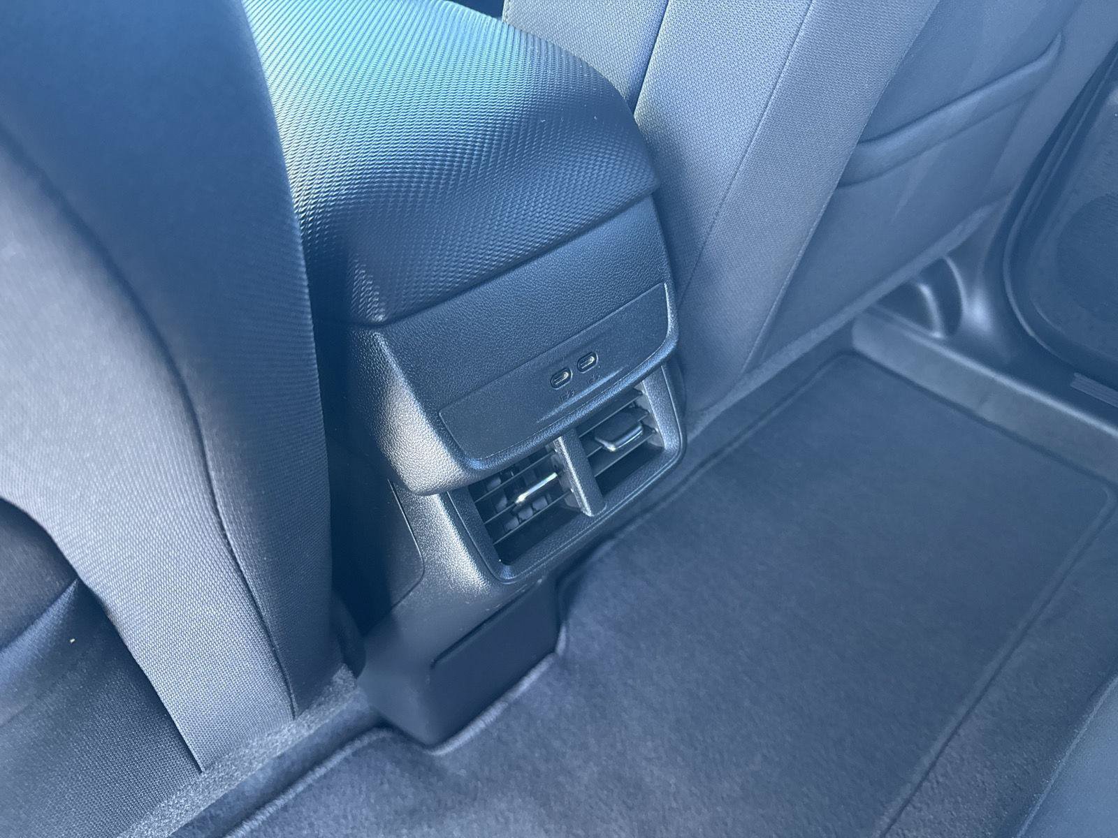 Used 2025 Chevrolet Equinox LT w/ Safety and Technology Package FWD image 10