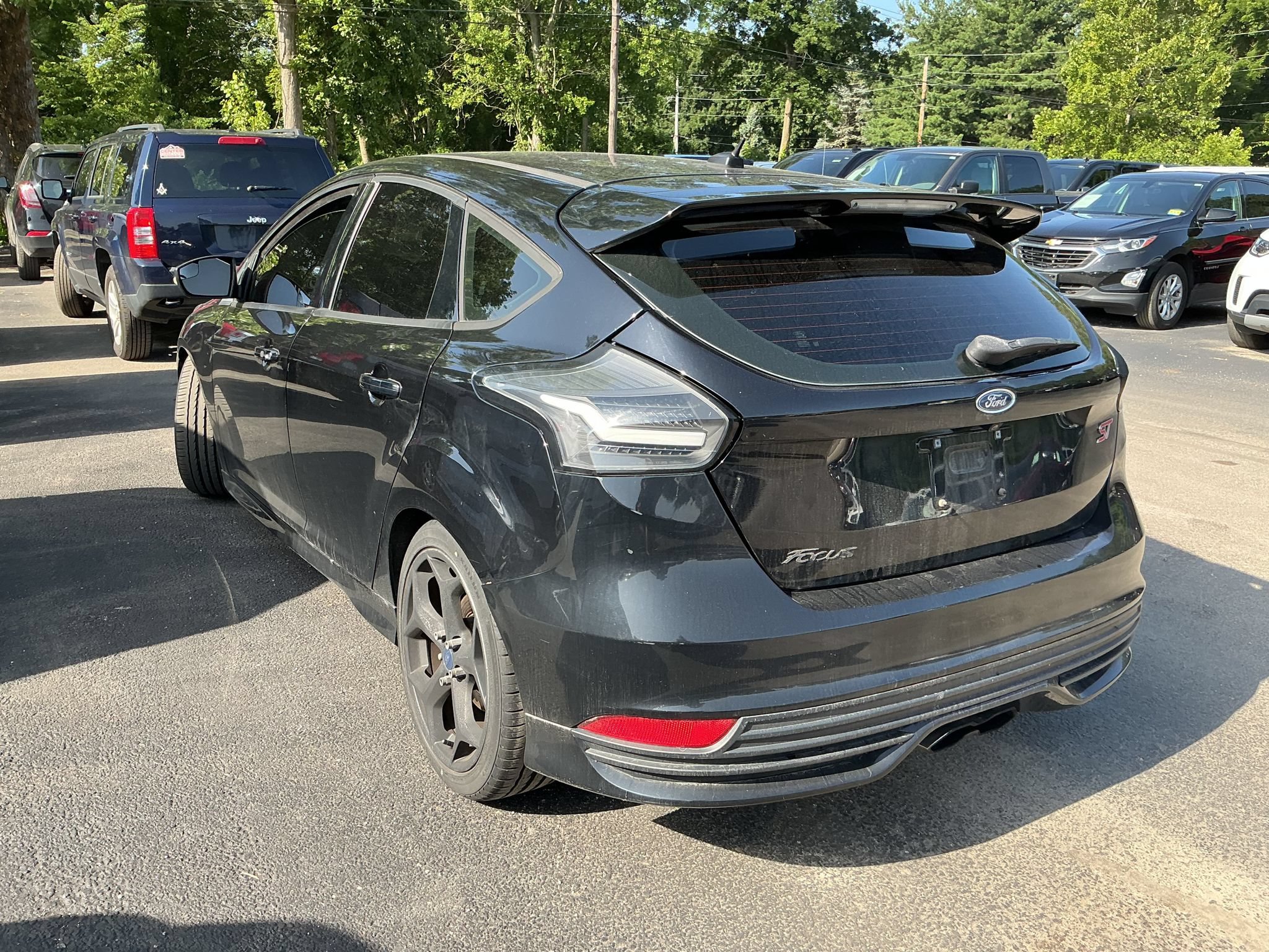 Used 2018 Ford Focus ST FWD image 4