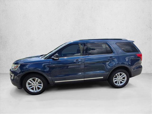 Used 2017 Ford Explorer XLT w/ Equipment Group 202A FWD image 8