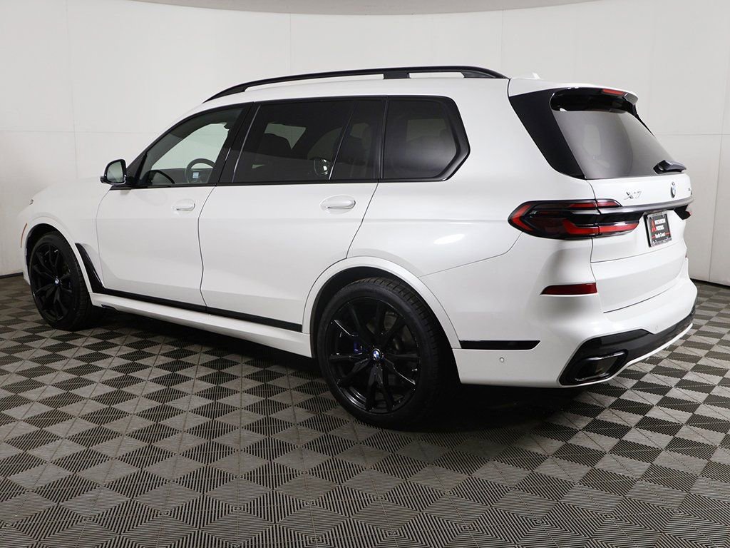 Used 2024 BMW X7 xDrive40i w/ Executive Package image 19