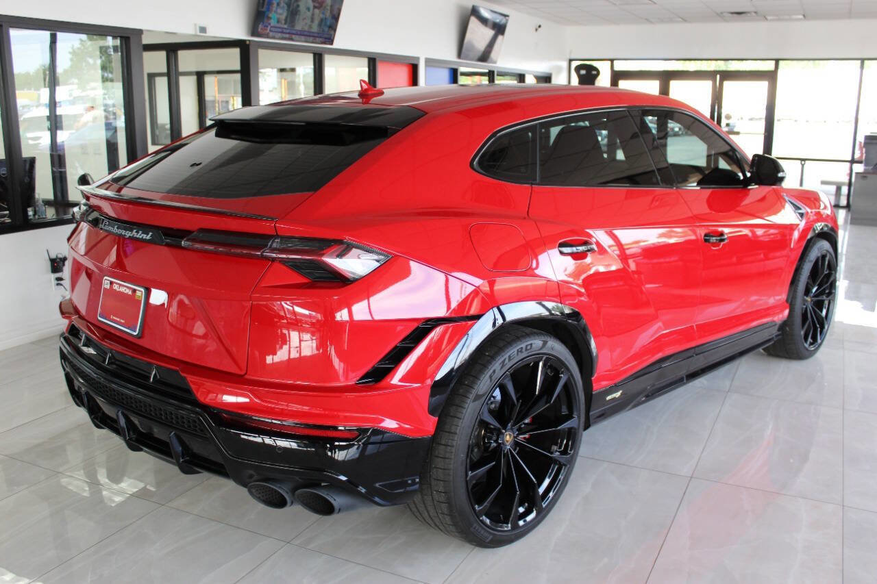 Used 2023 Lamborghini Urus S image 2