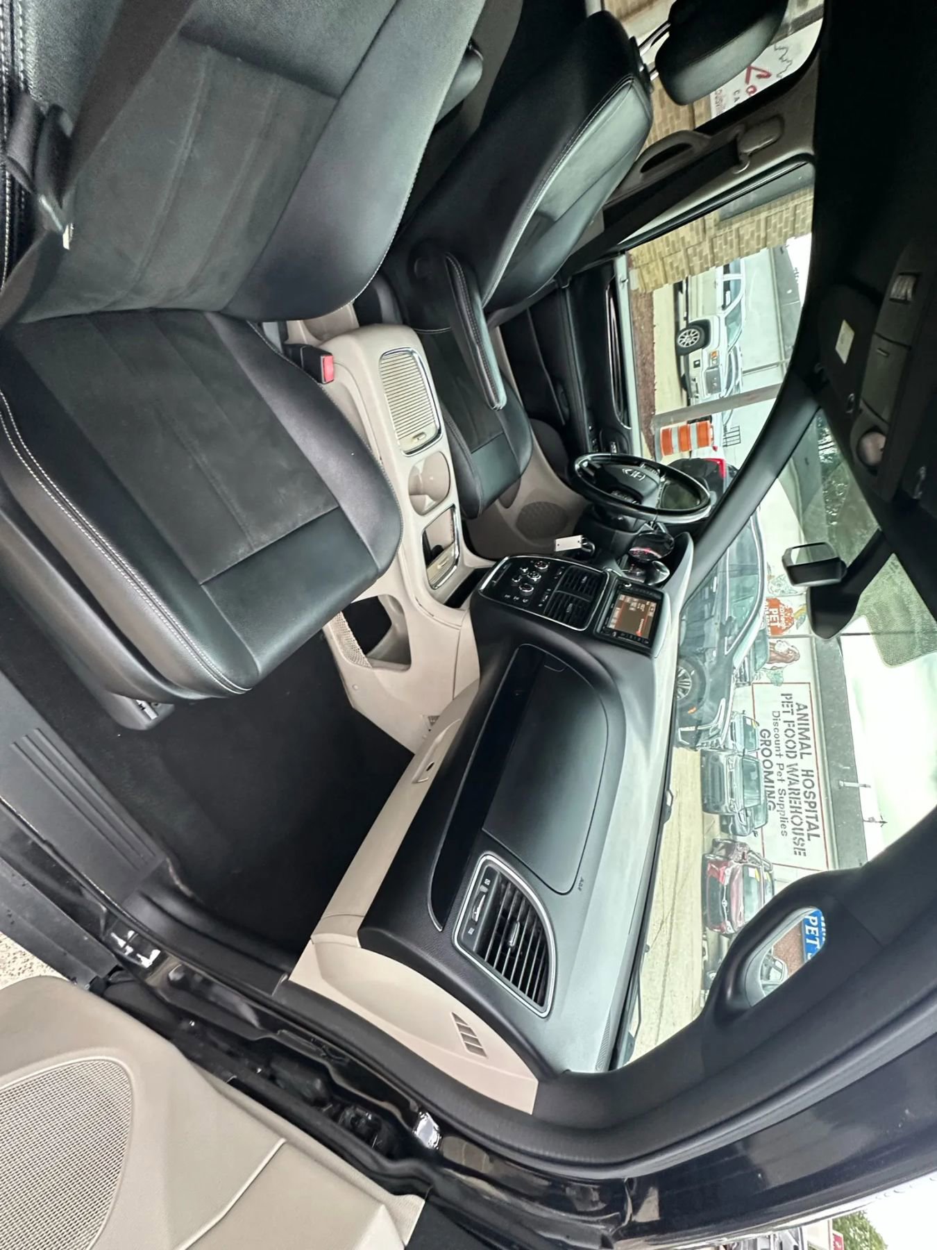 Used 2020 Dodge Grand Caravan SXT image 10