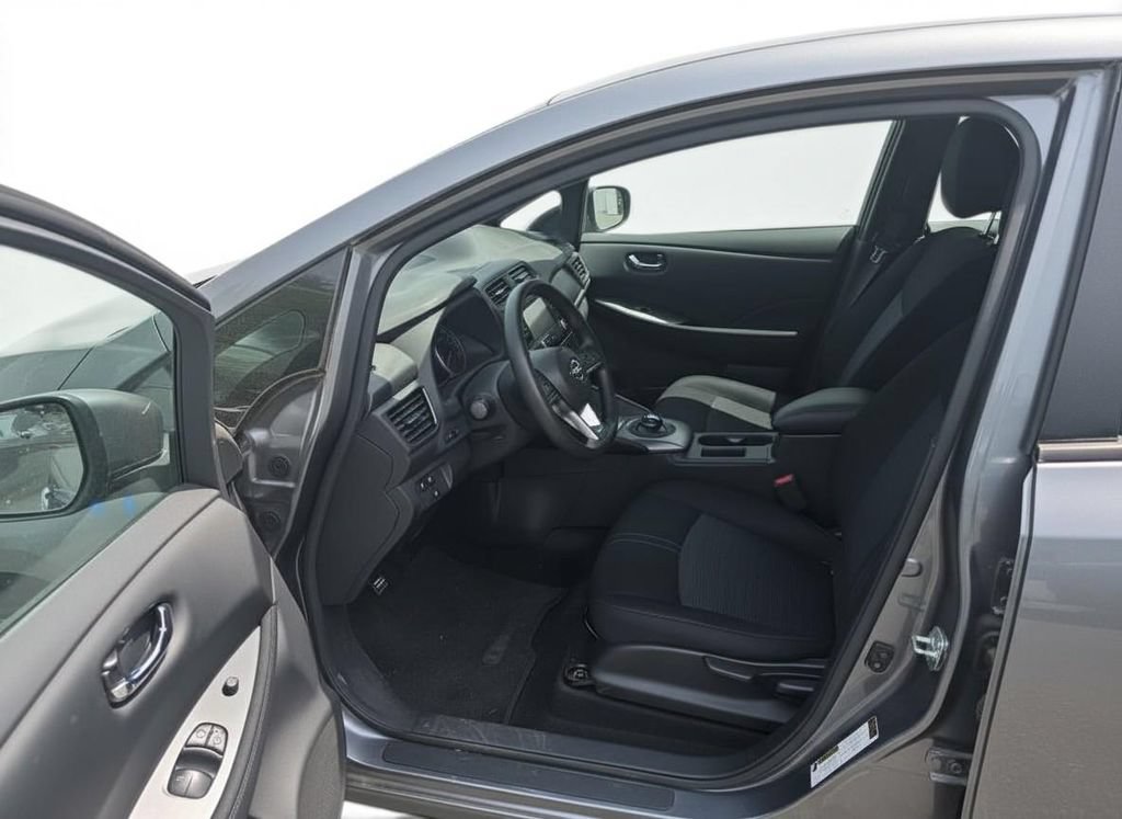 Used 2023 Nissan Leaf S FWD image 6