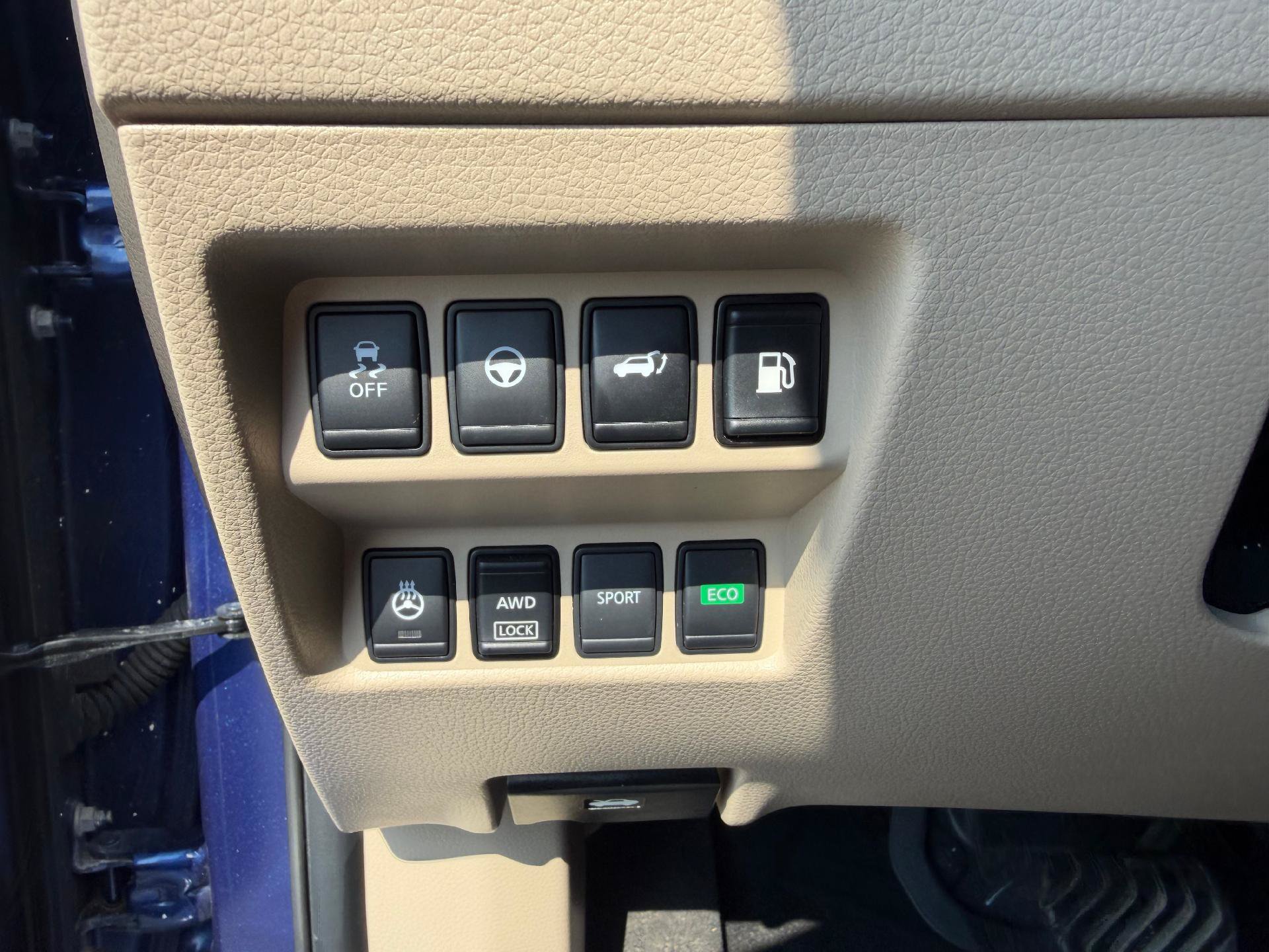 Used 2018 Nissan Rogue SL w/ Premium Package AWD/4WD image 28