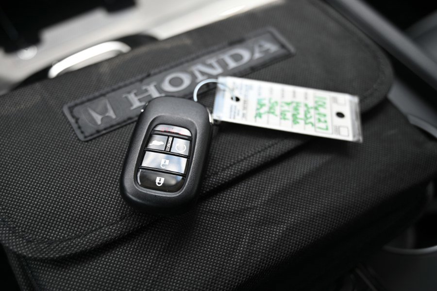 Used 2025 Honda Pilot EX-L image 30