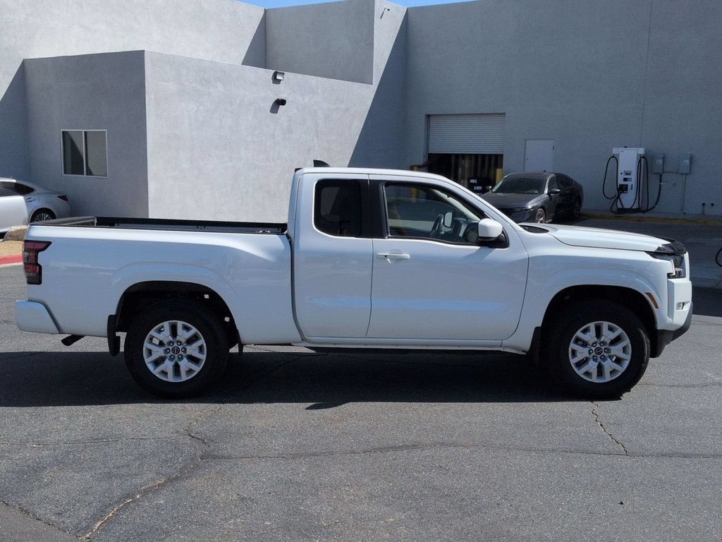 Used 2024 Nissan Frontier SV w/ SV Convenience Package AWD/4WD image 5