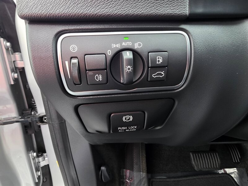 Used 2015 Volvo V60 T5 Premier image 43