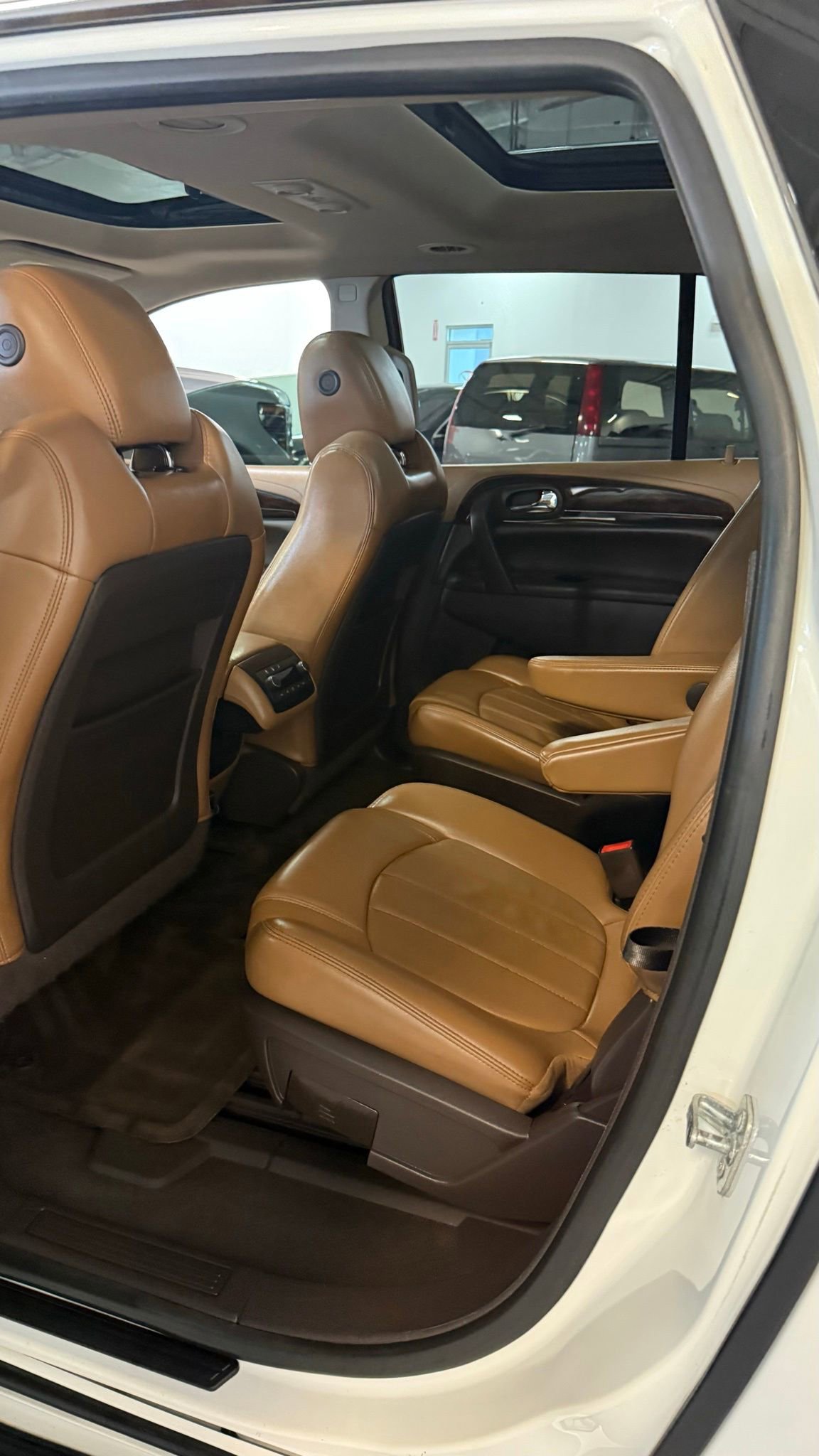 Used 2015 Buick Enclave Leather FWD image 17