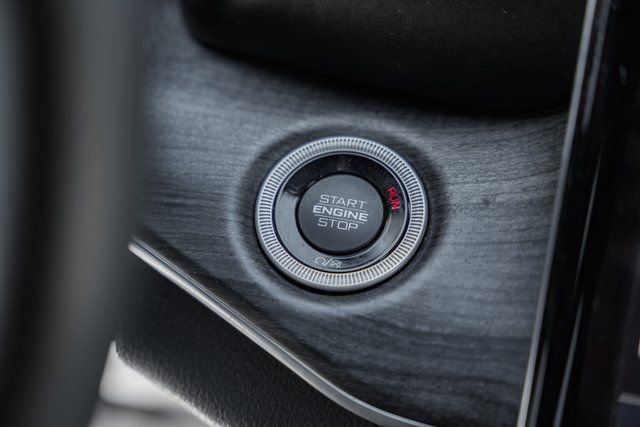 Used 2022 Jeep Grand Cherokee Overland w/ Luxury Tech Group IV image 28