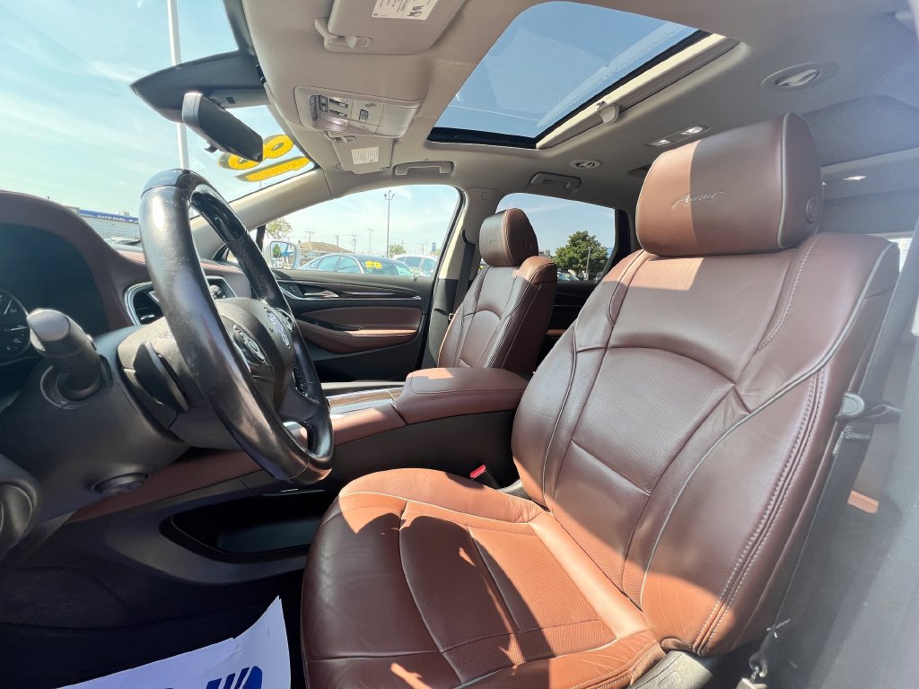 Used 2018 Buick Enclave Avenir w/ Avenir Technology Package AWD/4WD image 19