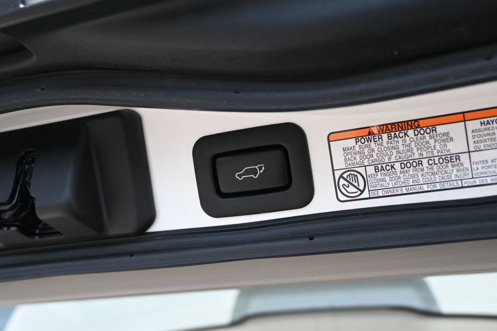 Used 2017 Lexus LX 570 4WD w/ Luxury Package image 24