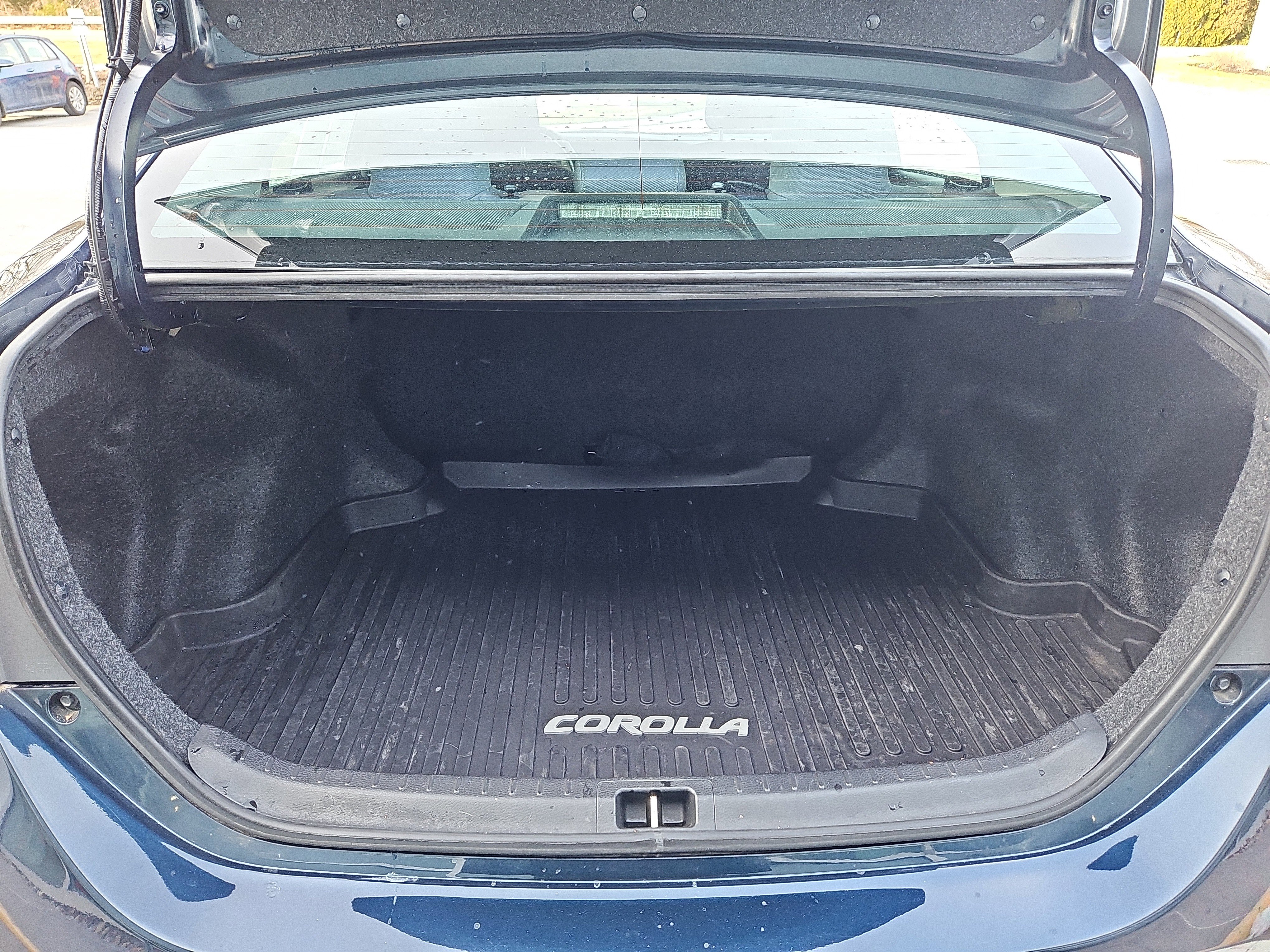 Used 2019 Toyota Corolla LE image 27