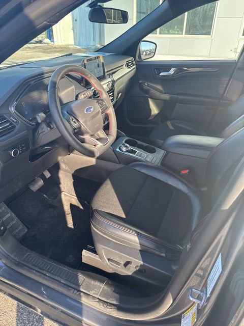 Used 2025 Ford Escape ST-Line image 9