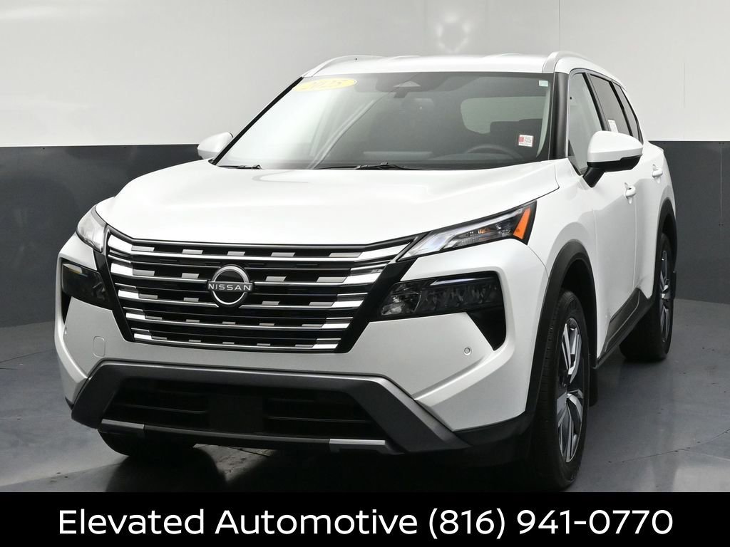 Certified 2025 Nissan Rogue SL AWD/4WD image 3