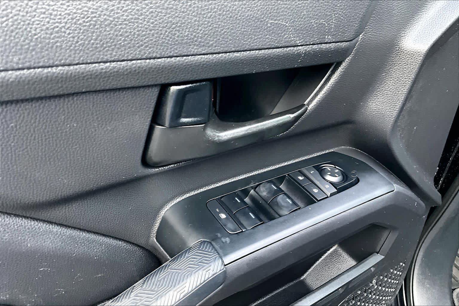 Certified 2024 Toyota Tacoma SR5 AWD/4WD image 31