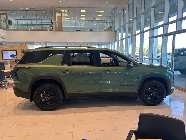 New 2027 Chevrolet Traverse LT w/ Midnight/Sport Edition AWD/4WD image 7