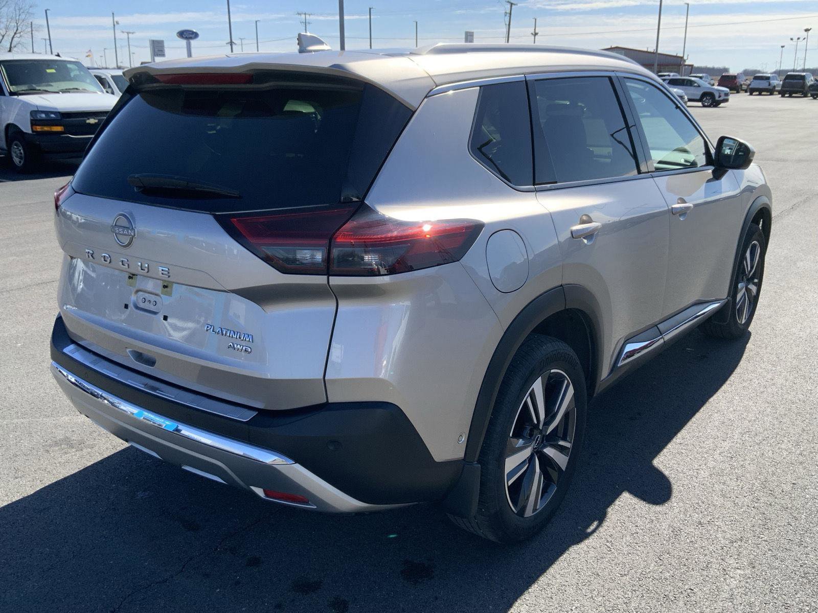 Used 2023 Nissan Rogue Platinum image 15