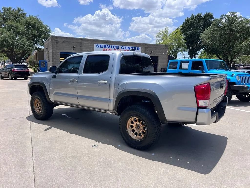 Used 2017 Toyota Tacoma TRD Off-Road RWD image 6