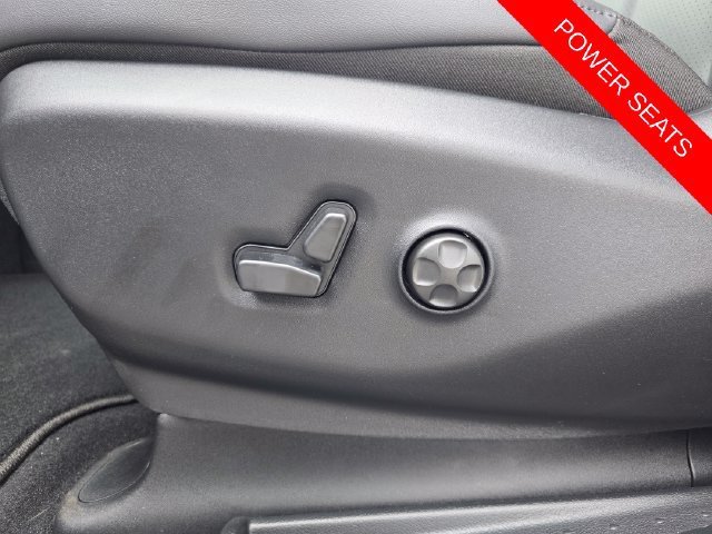 New 2027 Chrysler Pacifica LX FWD image 10