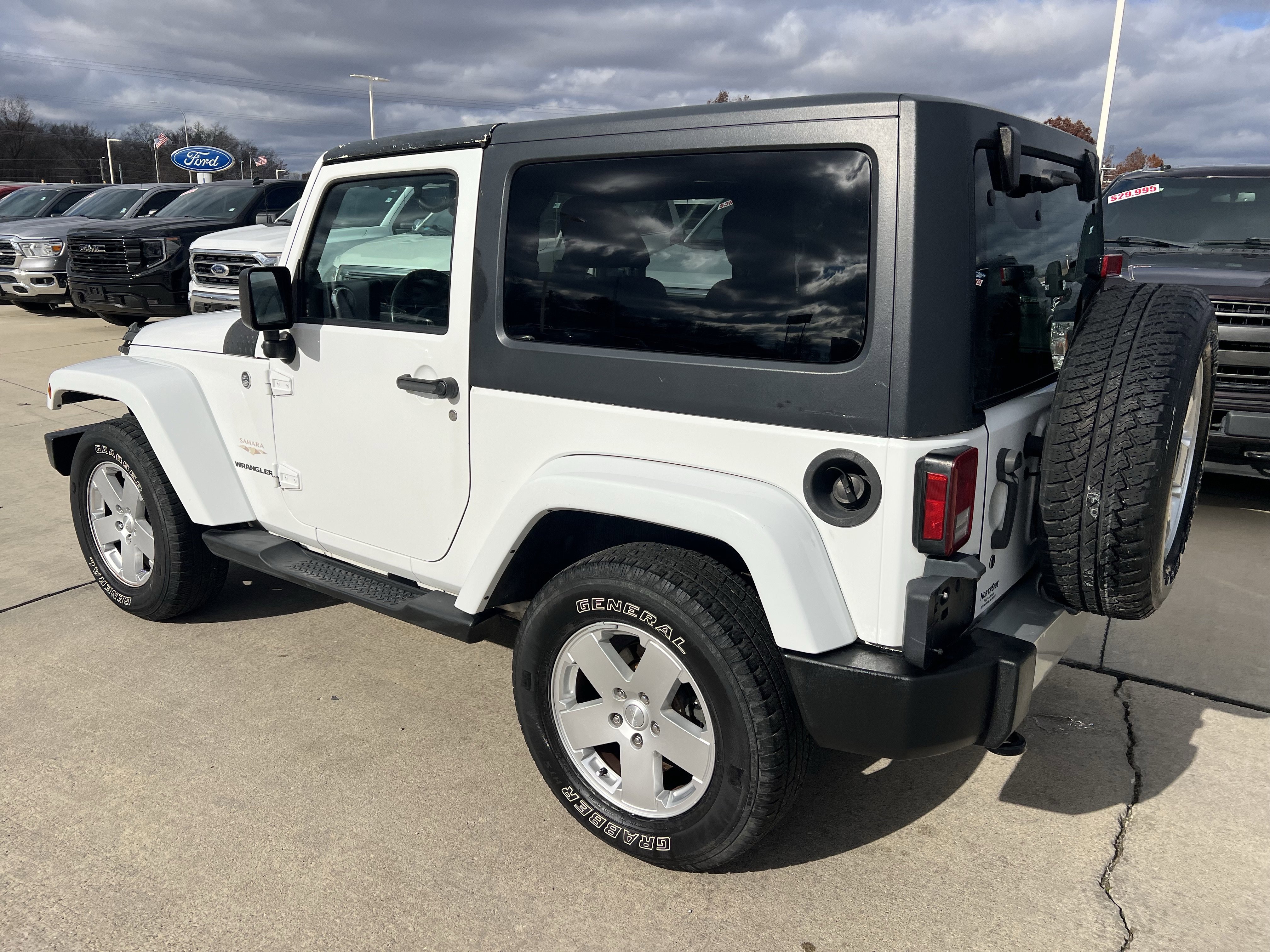 Used 2012 Jeep Wrangler Sahara image 15