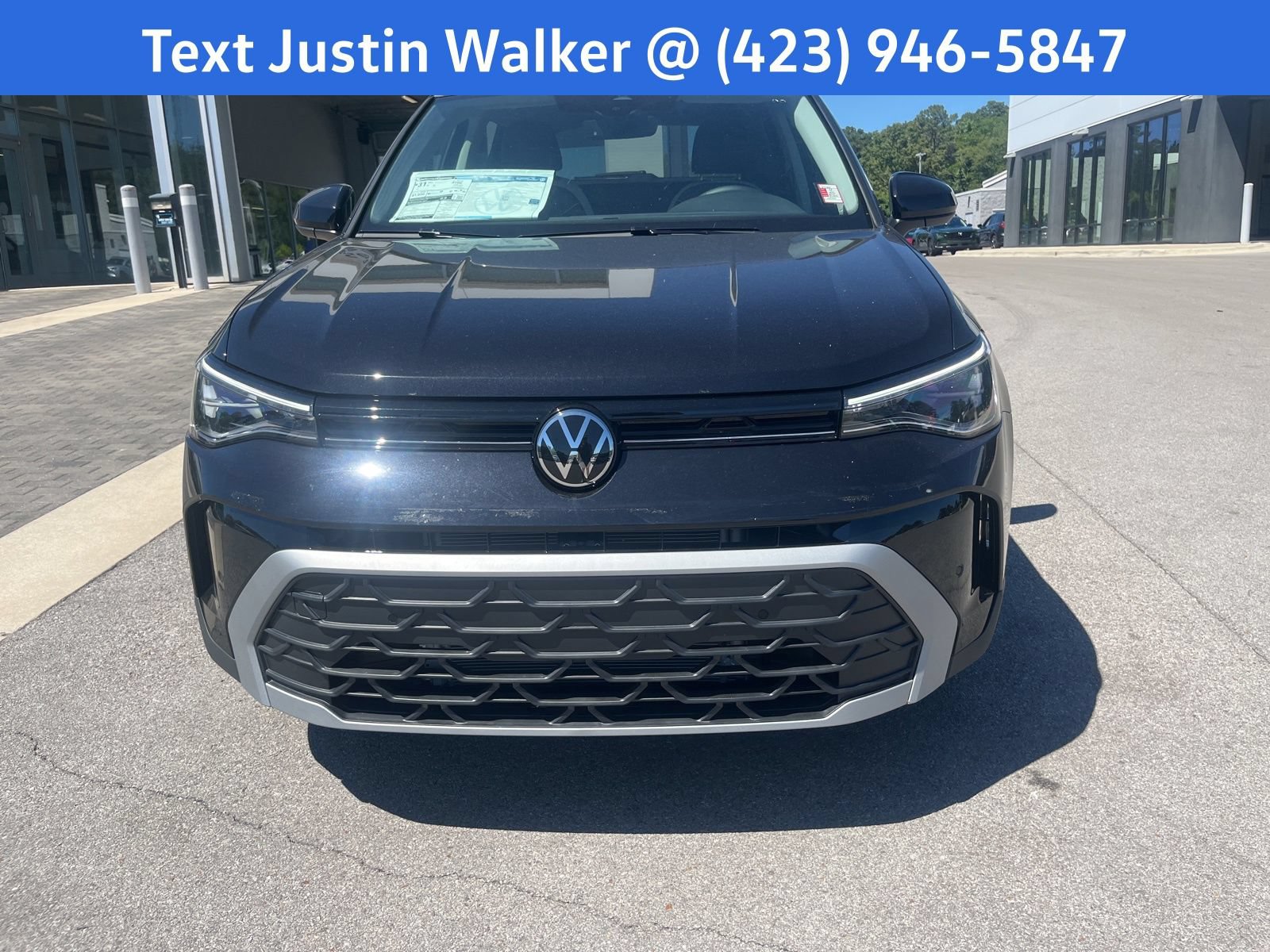 New 2026 Volkswagen Taos SE FWD image 2