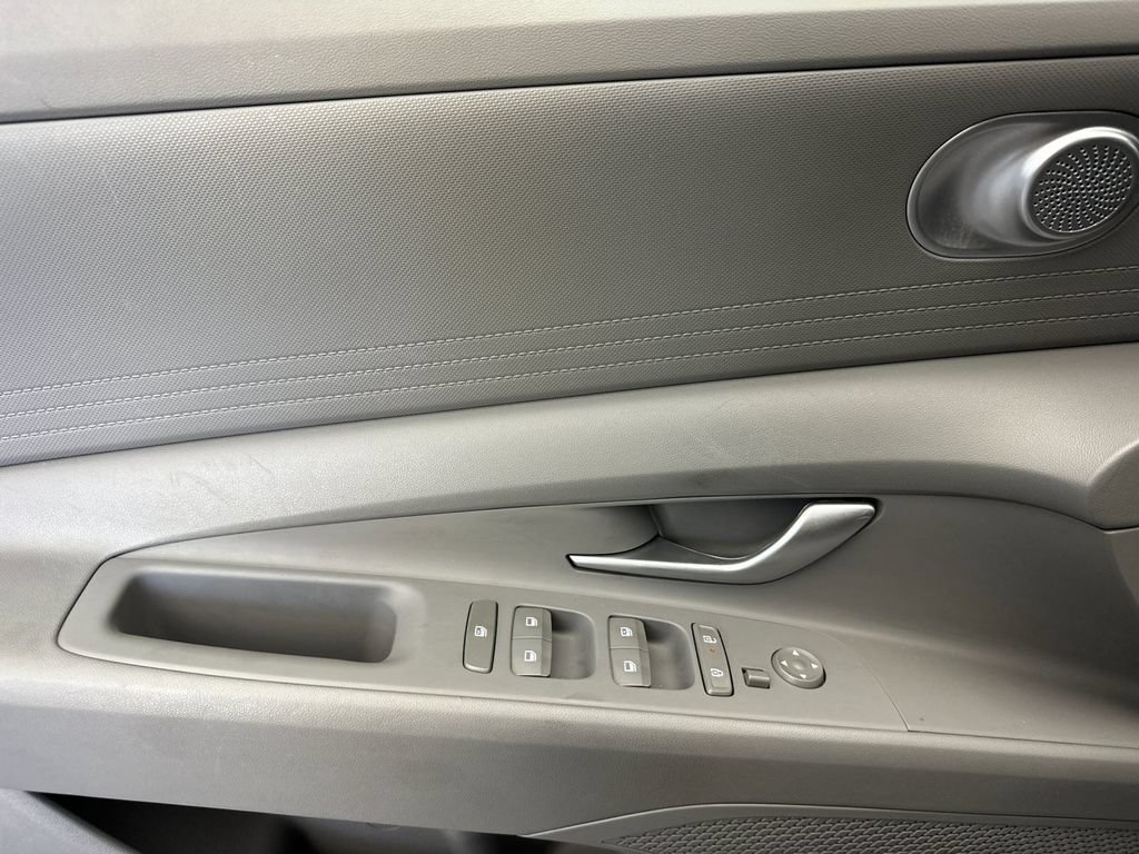 Used 2024 Hyundai Elantra SEL FWD image 10