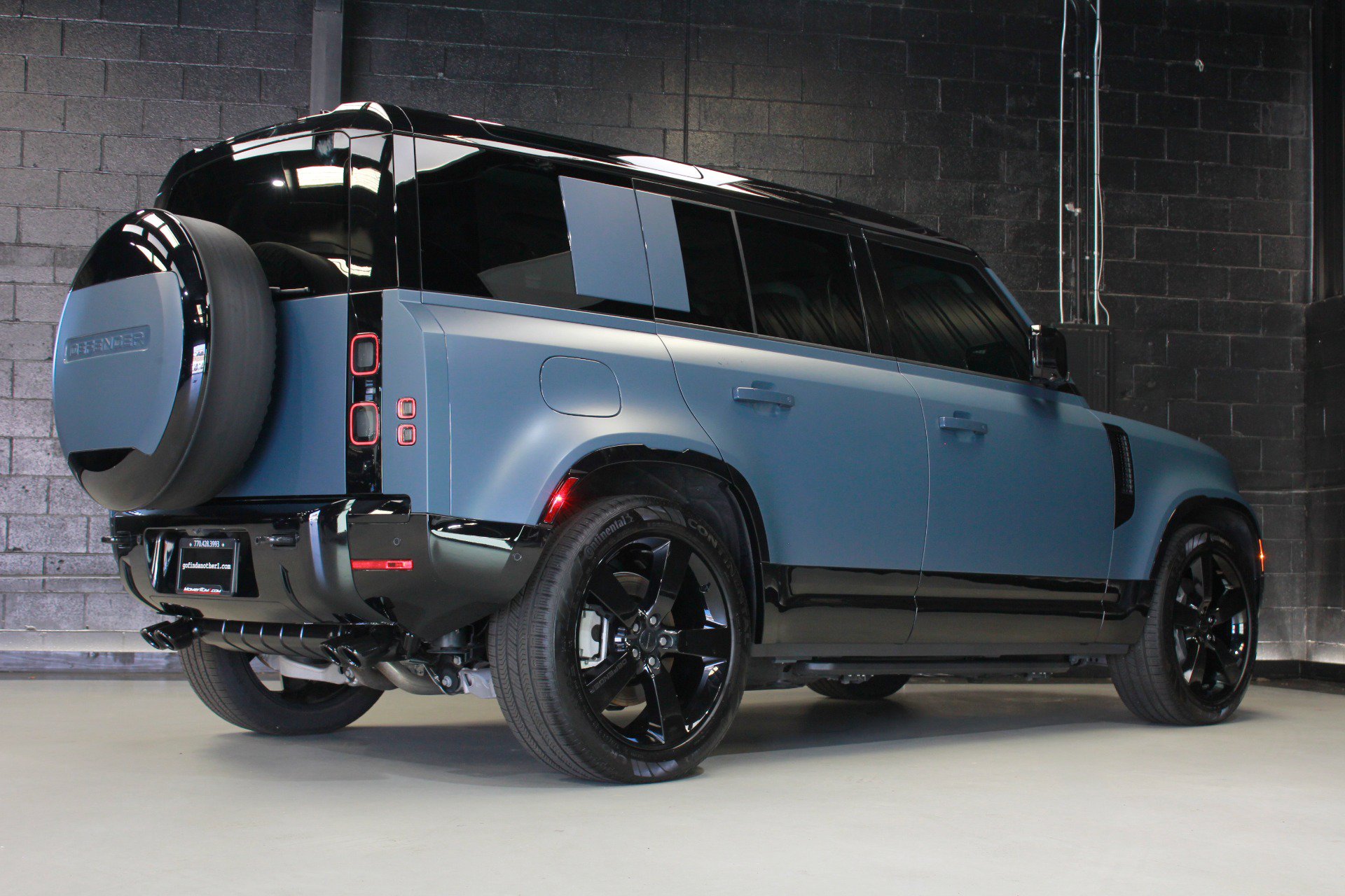 Used 2026 Land Rover Defender 110 X-Dynamic SE AWD/4WD image 24