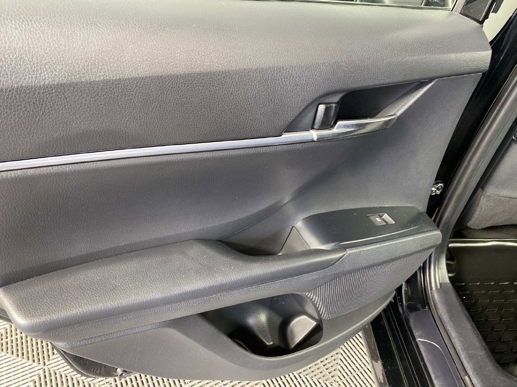 Used 2020 Toyota Camry LE w/ Convenience Package FWD image 25