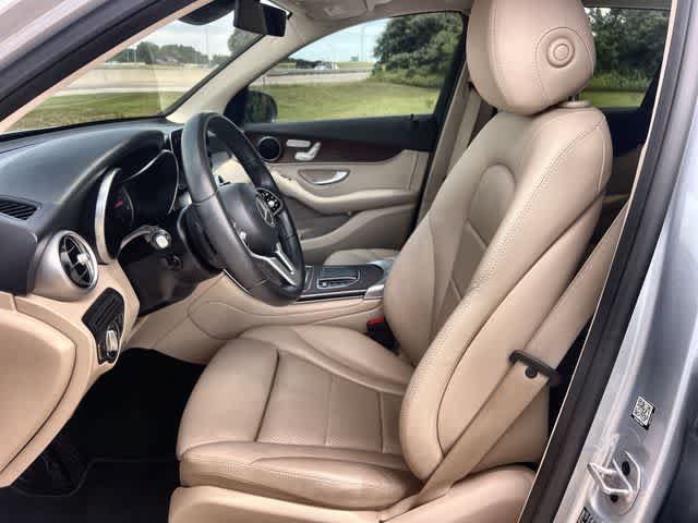 Used 2022 Mercedes-Benz GLC 300 4MATIC image 11