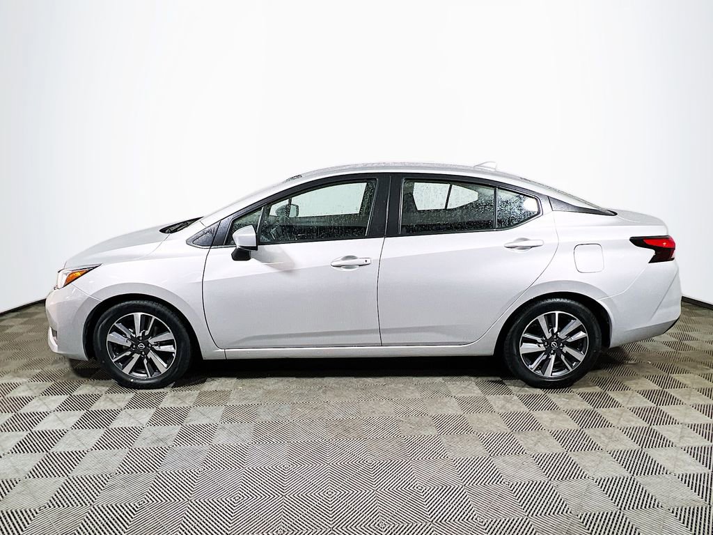Used 2024 Nissan Versa SV FWD image 4