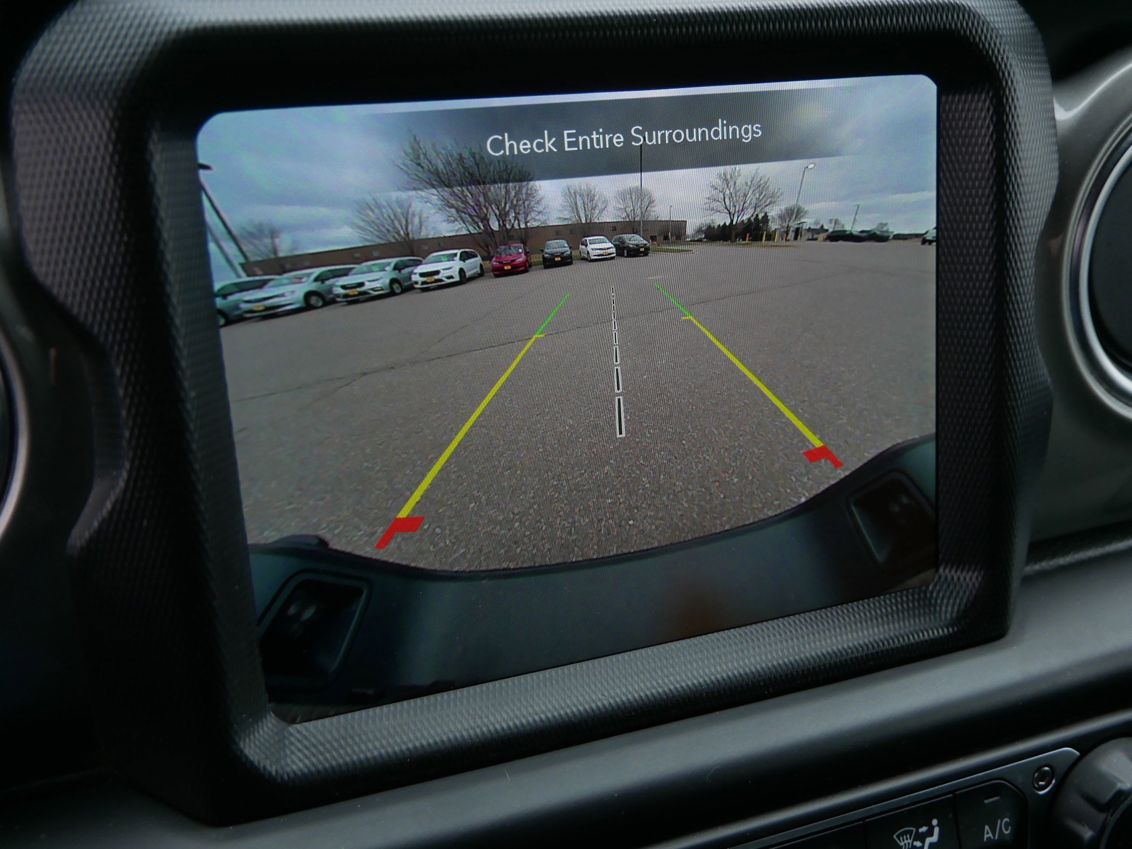 Used 2022 Jeep Gladiator Overland w/ Cold Weather Group image 34