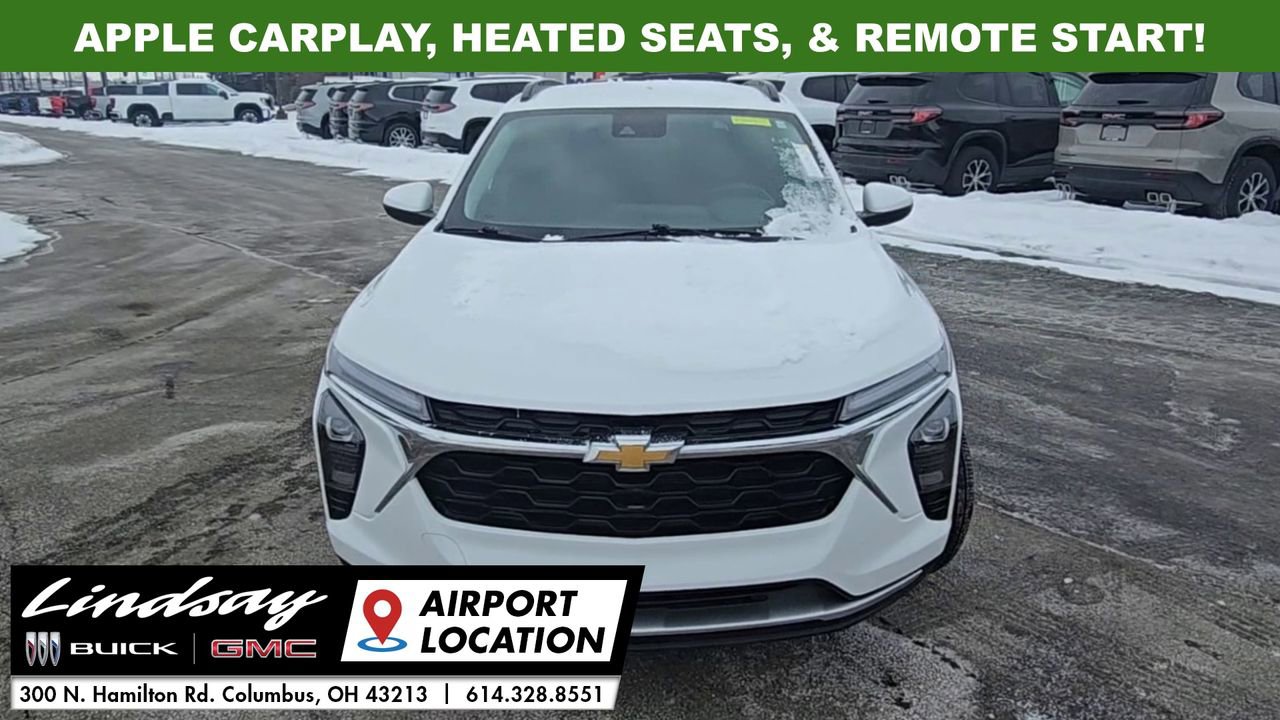 Used 2025 Chevrolet Trax LT w/ LT Convenience Package image 3