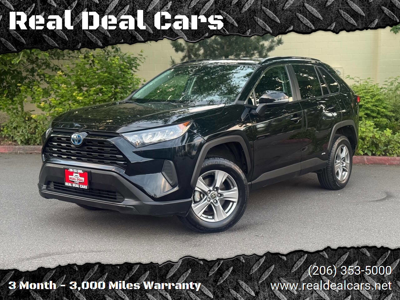 Used 2022 Toyota RAV4 LE image 1