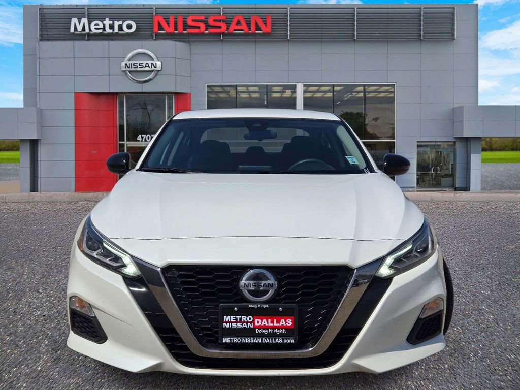 Used 2022 Nissan Altima 2.5 SR FWD image 2