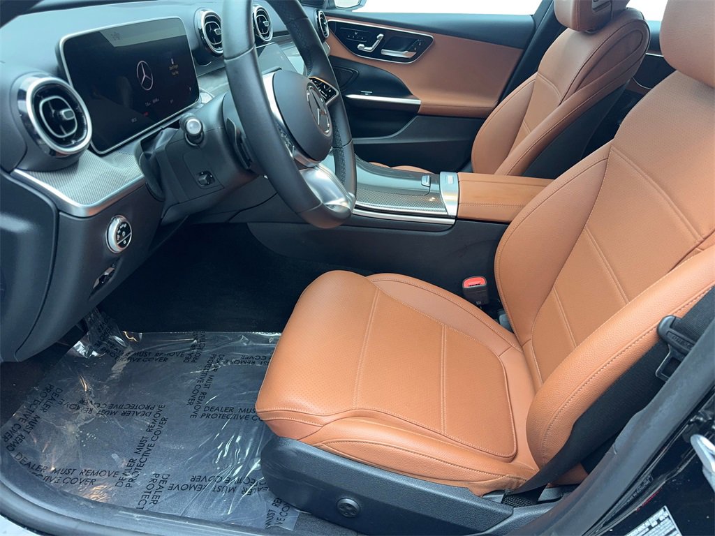 Used 2025 Mercedes-Benz C 300 Sedan image 25