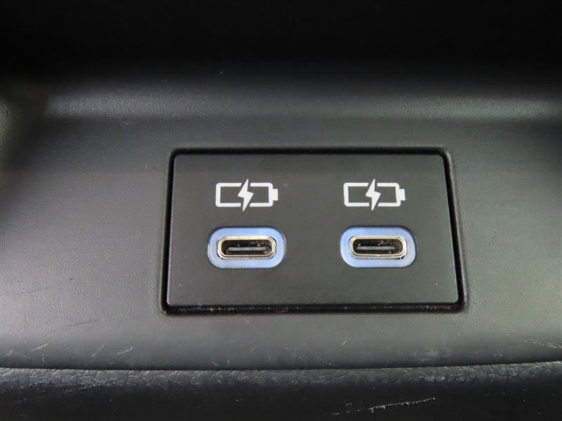 Used 2025 Toyota Corolla LE AWD/4WD image 29