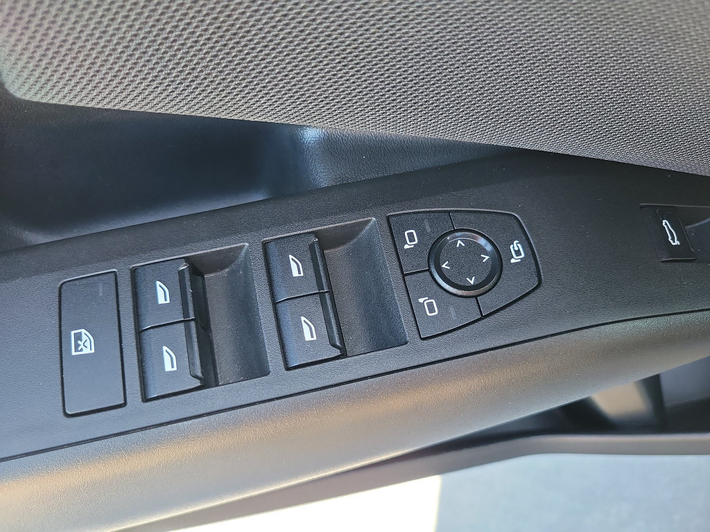 Used 2025 BMW X3 xDrive30i w/ M Sport Package AWD/4WD image 22