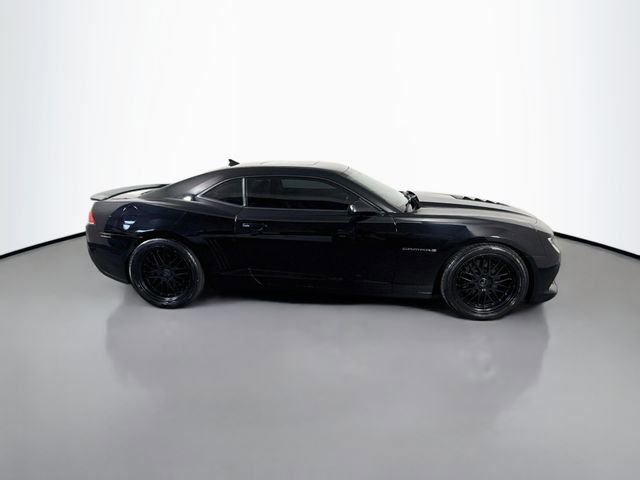 Used 2015 Chevrolet Camaro SS w/ RS Package RWD image 5