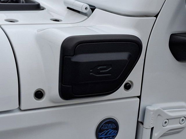 Certified 2025 Jeep Wrangler Unlimited Sahara w/ Safety Group image 35