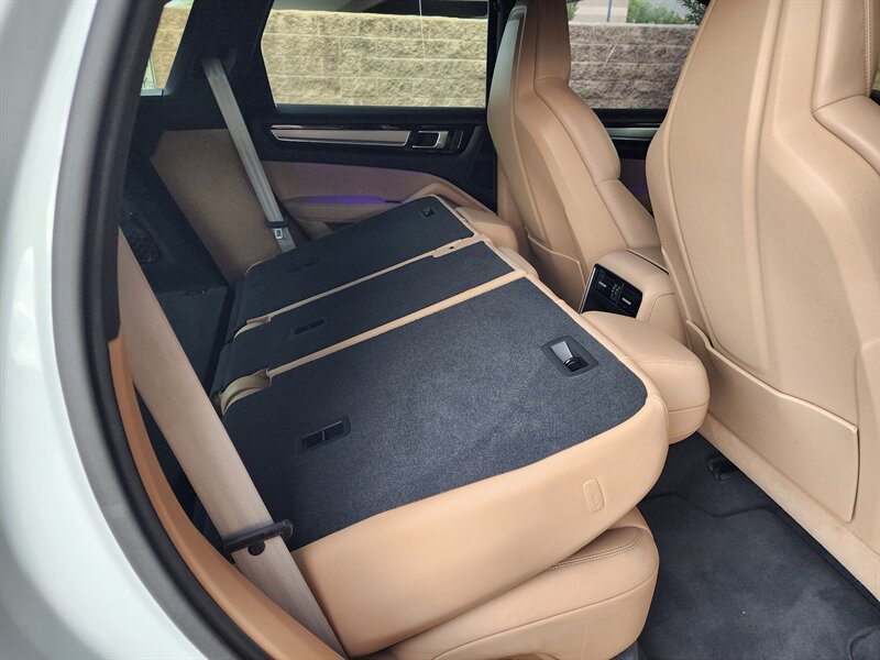 Used 2022 Porsche Cayenne Platinum Edition AWD/4WD image 87