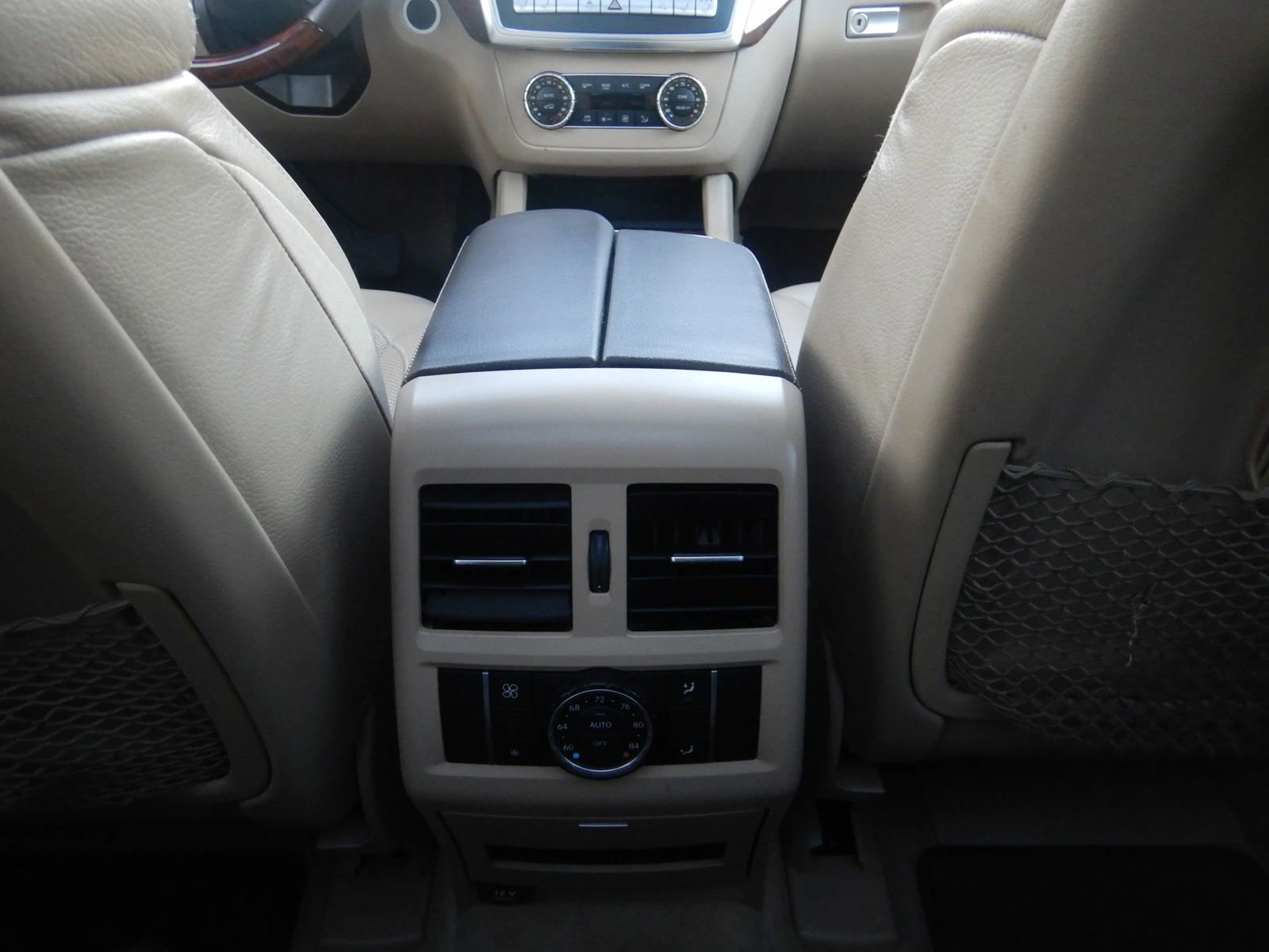 Used 2013 Mercedes-Benz GL 550 4MATIC image 25