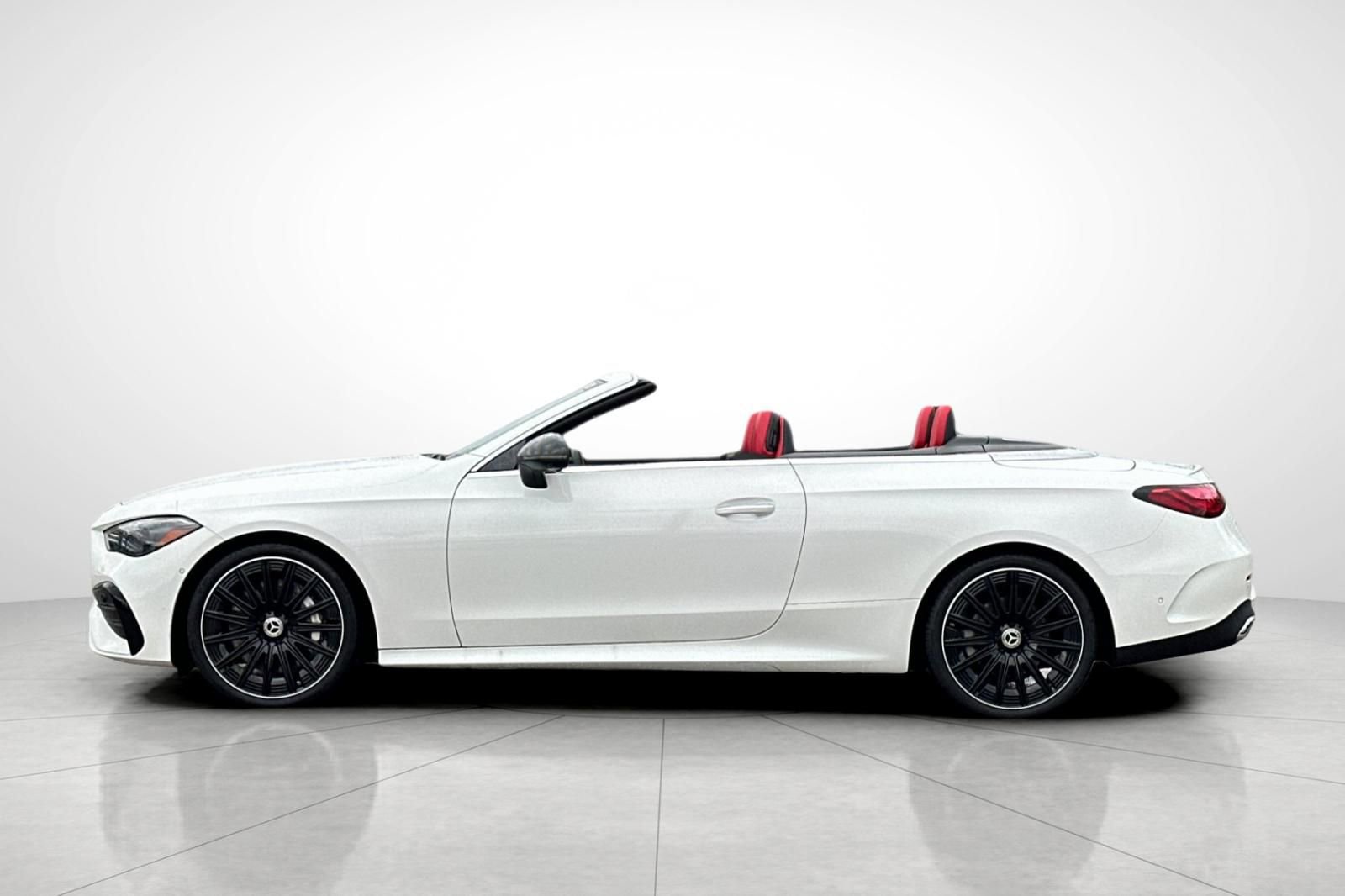 Certified 2024 Mercedes-Benz CLE 450 4MATIC Cabriolet image 27