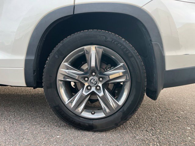 Used 2018 Toyota Highlander Limited Platinum AWD/4WD image 12